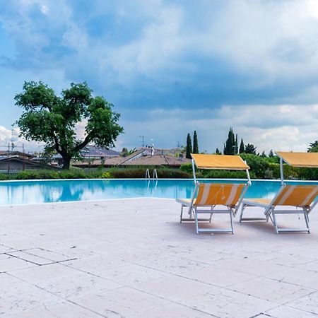 Oleandro Apartment - Featuring A Private Garden And Access To 5 Pools Десенцано дел Гарда Екстериор снимка