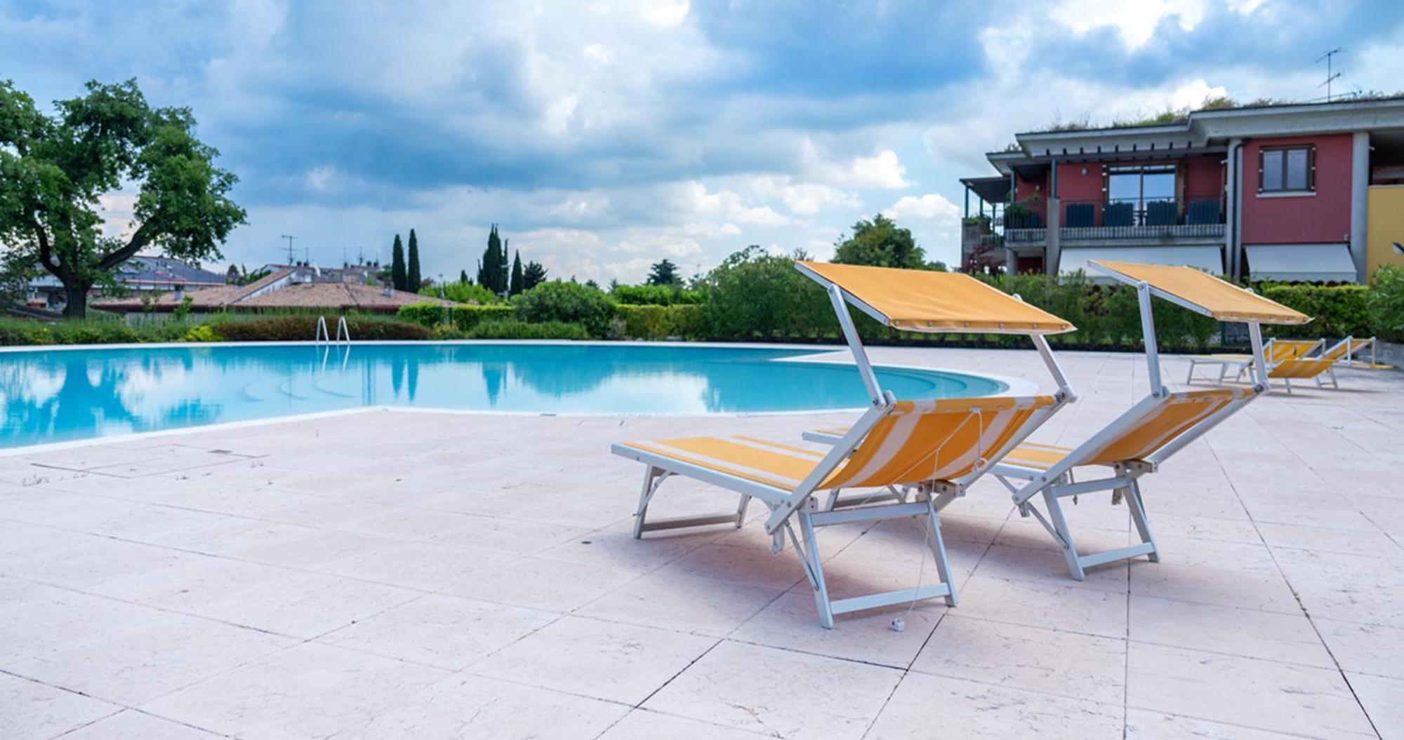 Oleandro Apartment - Featuring A Private Garden And Access To 5 Pools Десенцано дел Гарда Екстериор снимка