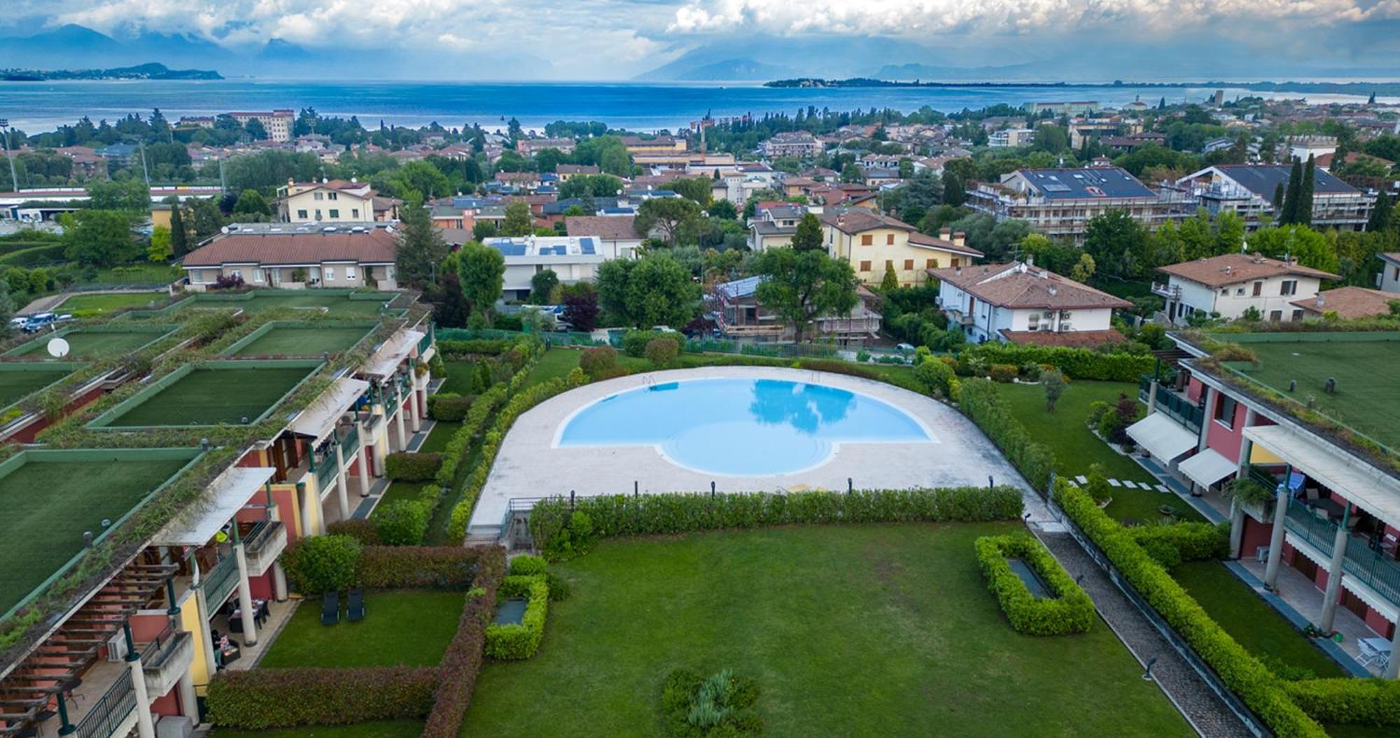Oleandro Apartment - Featuring A Private Garden And Access To 5 Pools Десенцано дел Гарда Екстериор снимка